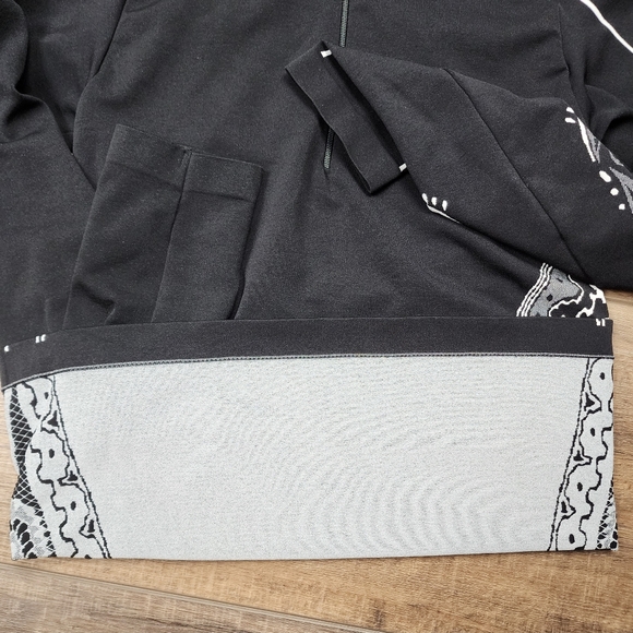 Athleta 1/4 zip black patterned workout jacket size small - Picture 7 of 12